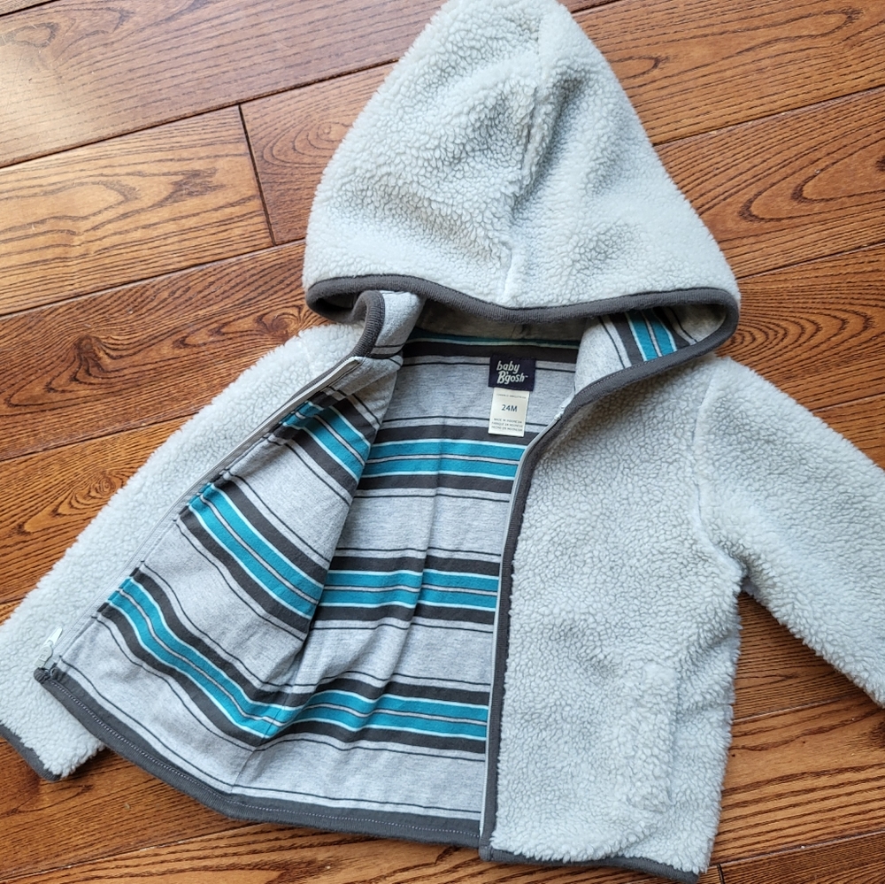 Super Fuzzy Jacket - Picture 2 of 4